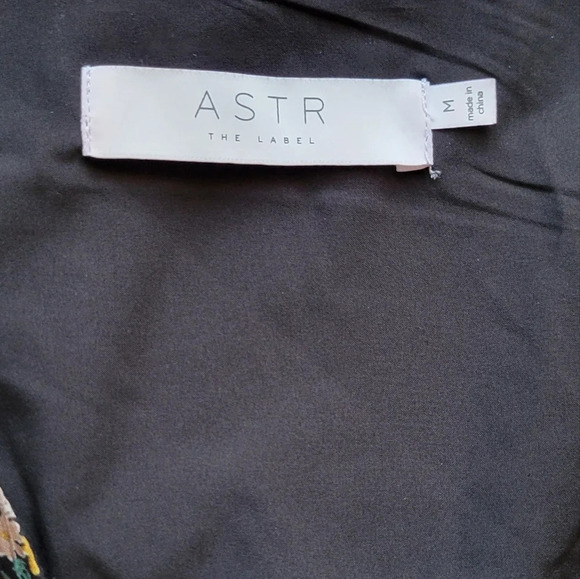 ASTR Kimbra Floral  V-Neck 3/4 Sleeve Mini Ruching Dress - Picture 13 of 13